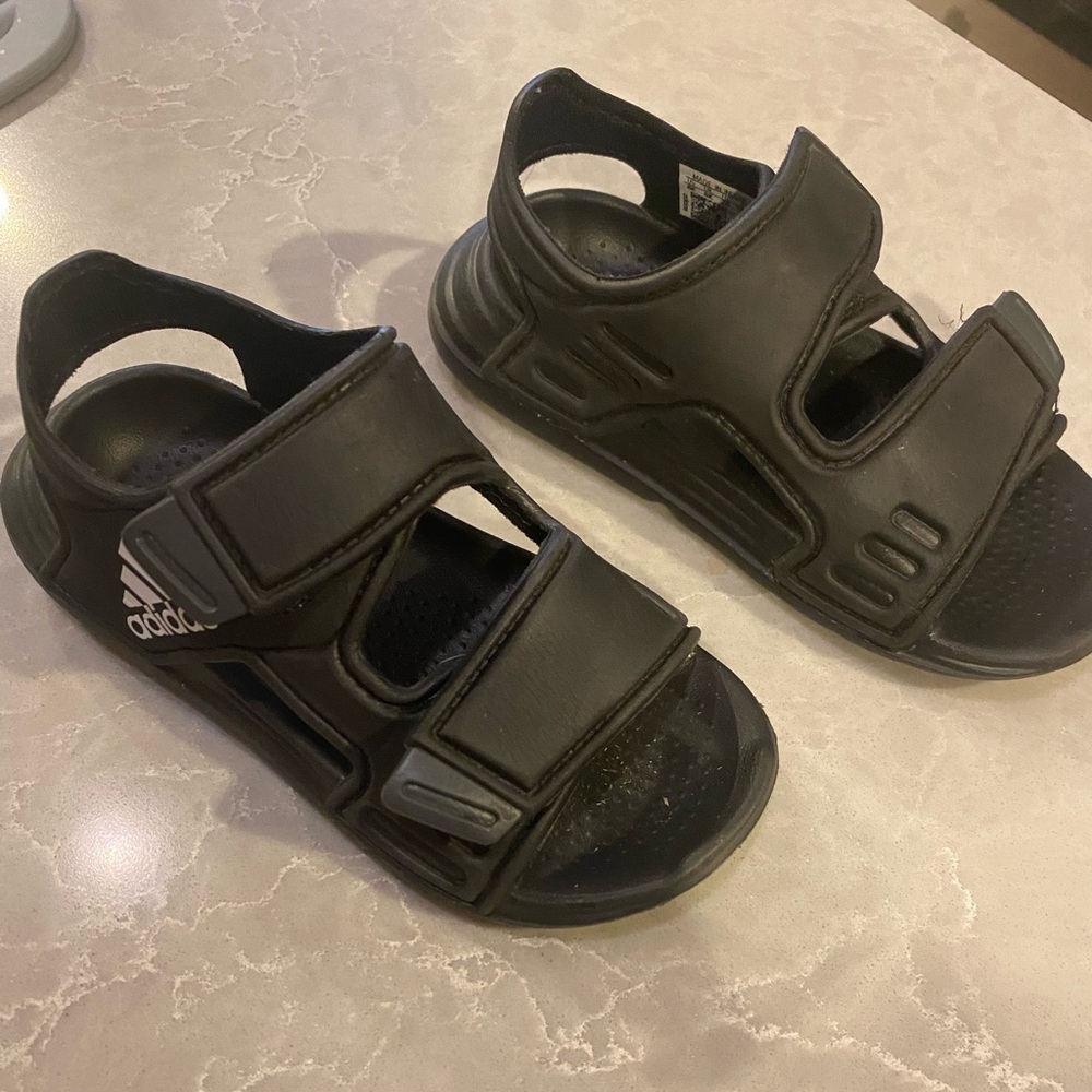 Adidas sandals toddler size 8